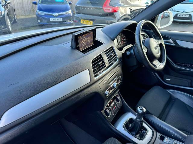 Audi Q3 2.0 TDI S Line Navigation 5dr Estate Diesel White
