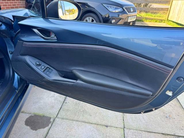 Mazda MX-5 1.5 SE-L Nav 2dr Convertible Petrol Blue