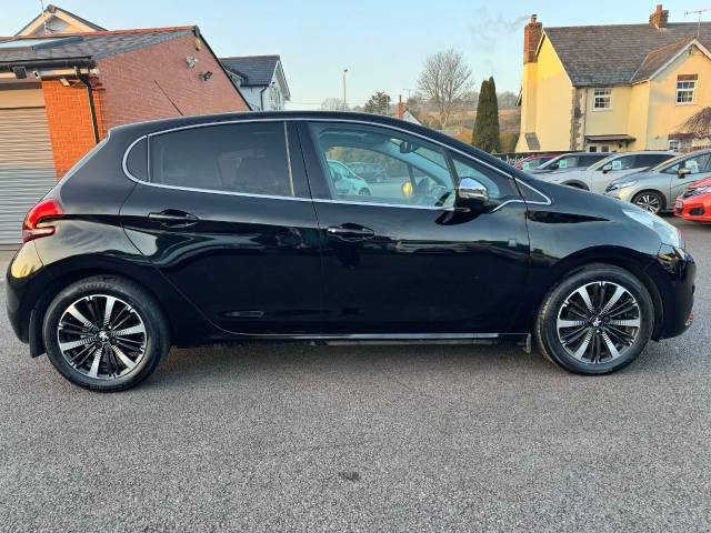 Peugeot 208 1.2 PureTech 82 Tech Edition 5dr [Start Stop] Hatchback Petrol Black