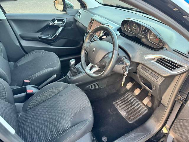 Peugeot 208 1.2 PureTech 82 Tech Edition 5dr [Start Stop] Hatchback Petrol Black