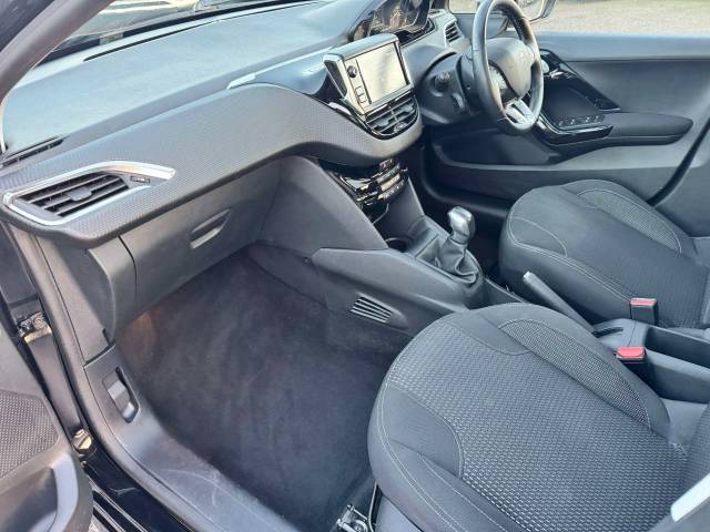 Peugeot 208 1.2 PureTech 82 Tech Edition 5dr [Start Stop] Hatchback Petrol Black