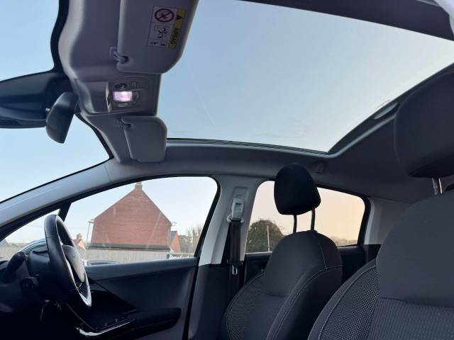 Peugeot 208 1.2 PureTech 82 Tech Edition 5dr [Start Stop] Hatchback Petrol Black
