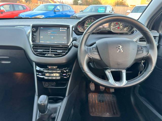 Peugeot 208 1.2 PureTech 82 Tech Edition 5dr [Start Stop] Hatchback Petrol Black