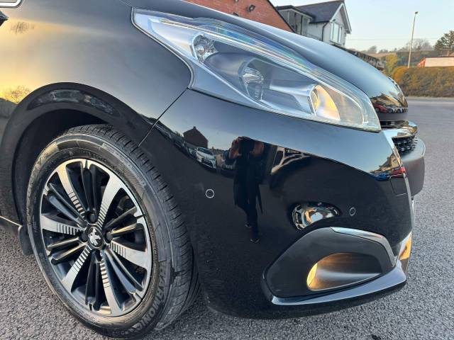 Peugeot 208 1.2 PureTech 82 Tech Edition 5dr [Start Stop] Hatchback Petrol Black
