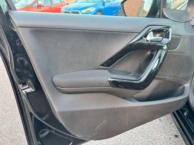Peugeot 208 1.2 PureTech 82 Tech Edition 5dr [Start Stop] Hatchback Petrol Black