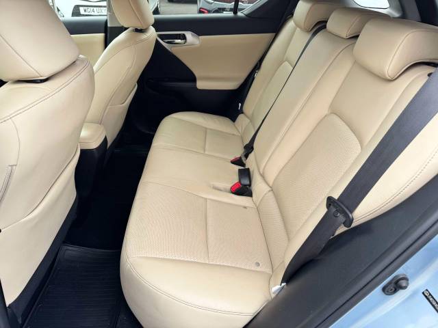 Lexus CT 200h 1.8 SE-L Premier 5dr CVT Auto Hatchback Petrol / Electric Hybrid Blue