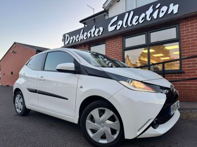 Toyota Aygo 1.0 VVT-i X-Play 5dr Hatchback Petrol WhiteToyota Aygo 1.0 VVT-i X-Play 5dr Hatchback Petrol White at Dorchester Collection Dorchester