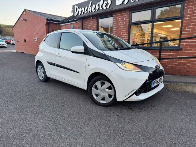 Toyota Aygo 1.0 VVT-i X-Play 5dr Hatchback Petrol White