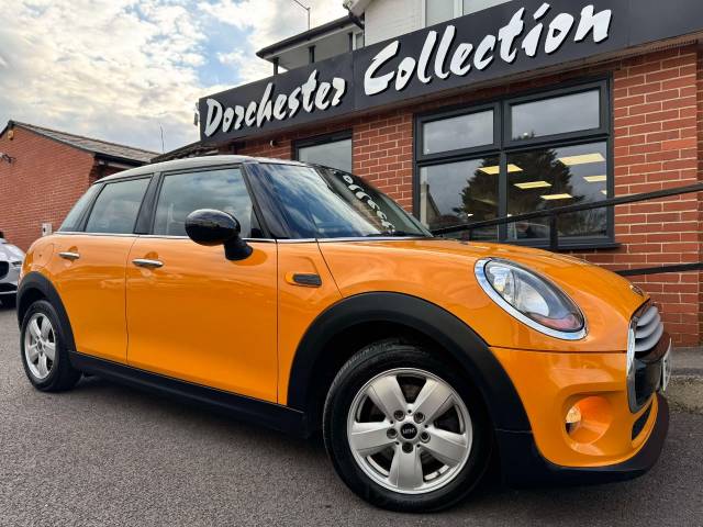 Mini Cooper 1.5 Cooper 5dr Auto Hatchback Petrol Orange