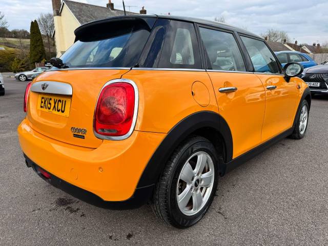 Mini Cooper 1.5 Cooper 5dr Auto Hatchback Petrol Orange