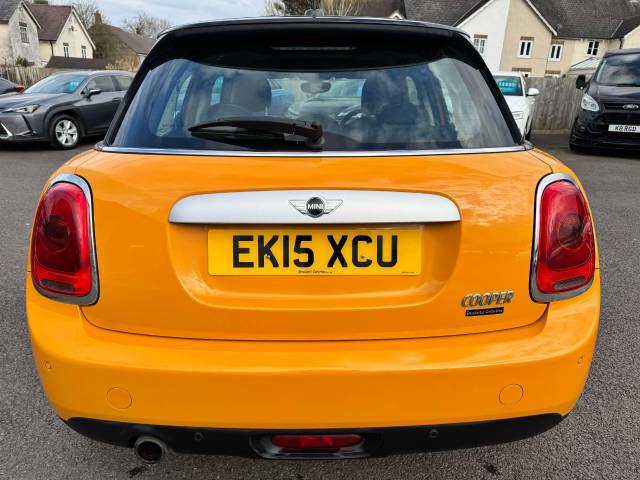 Mini Cooper 1.5 Cooper 5dr Auto Hatchback Petrol Orange