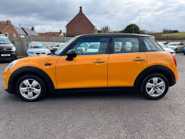 Mini Cooper 1.5 Cooper 5dr Auto Hatchback Petrol Orange