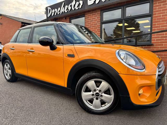 Mini Cooper 1.5 Cooper 5dr Auto Hatchback Petrol Orange