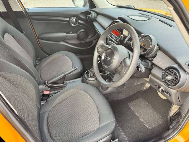 Mini Cooper 1.5 Cooper 5dr Auto Hatchback Petrol Orange
