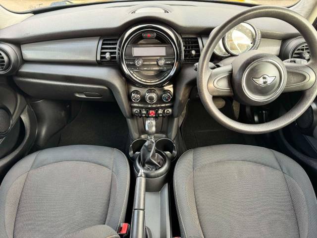 Mini Cooper 1.5 Cooper 5dr Auto Hatchback Petrol Orange