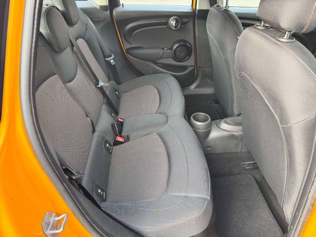 Mini Cooper 1.5 Cooper 5dr Auto Hatchback Petrol Orange