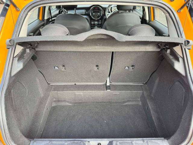 Mini Cooper 1.5 Cooper 5dr Auto Hatchback Petrol Orange