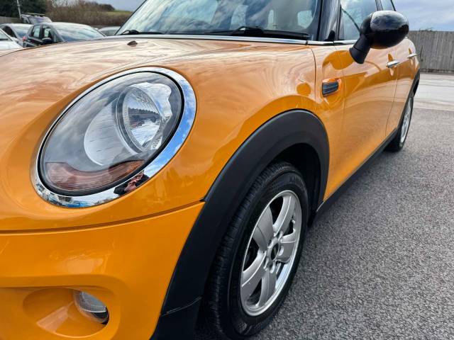 Mini Cooper 1.5 Cooper 5dr Auto Hatchback Petrol Orange
