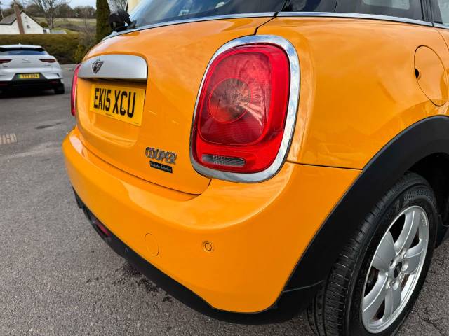 Mini Cooper 1.5 Cooper 5dr Auto Hatchback Petrol Orange