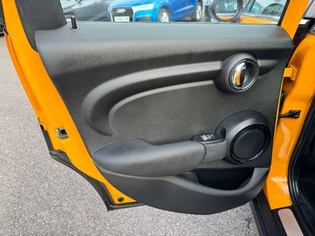 Mini Cooper 1.5 Cooper 5dr Auto Hatchback Petrol Orange