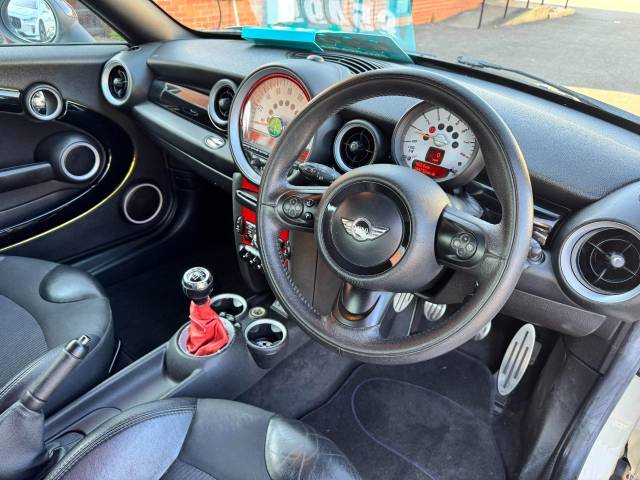 Mini Coupe 1.6 Cooper 3dr (CHILI PACK) Coupe Petrol White