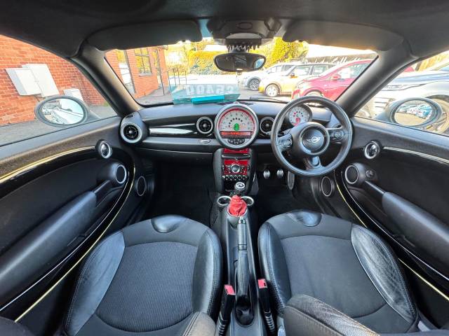 Mini Coupe 1.6 Cooper 3dr (CHILI PACK) Coupe Petrol White