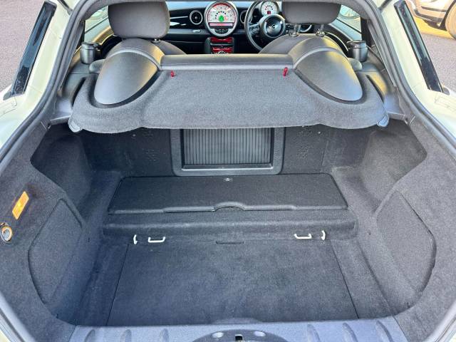 Mini Coupe 1.6 Cooper 3dr (CHILI PACK) Coupe Petrol White