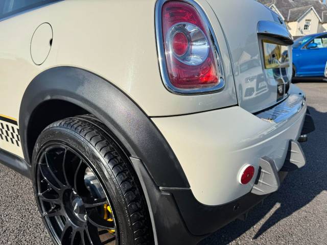 Mini Coupe 1.6 Cooper 3dr (CHILI PACK) Coupe Petrol White