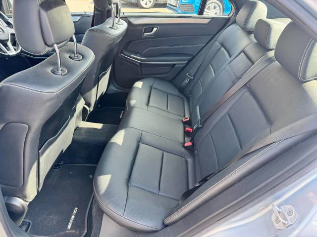 Mercedes-Benz E Class 2.1 E220 BlueTEC AMG Night Edition 4dr 7G-Tronic Saloon Diesel Silver