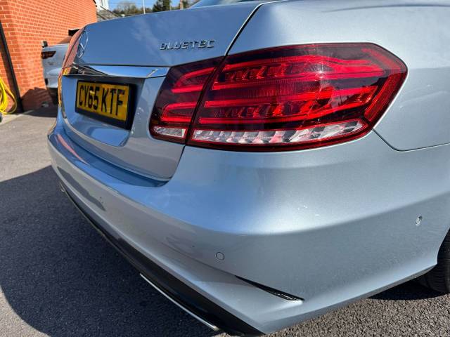 Mercedes-Benz E Class 2.1 E220 BlueTEC AMG Night Edition 4dr 7G-Tronic Saloon Diesel Silver