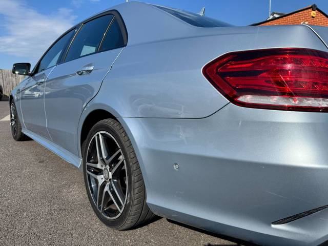 Mercedes-Benz E Class 2.1 E220 BlueTEC AMG Night Edition 4dr 7G-Tronic Saloon Diesel Silver