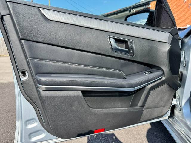 Mercedes-Benz E Class 2.1 E220 BlueTEC AMG Night Edition 4dr 7G-Tronic Saloon Diesel Silver
