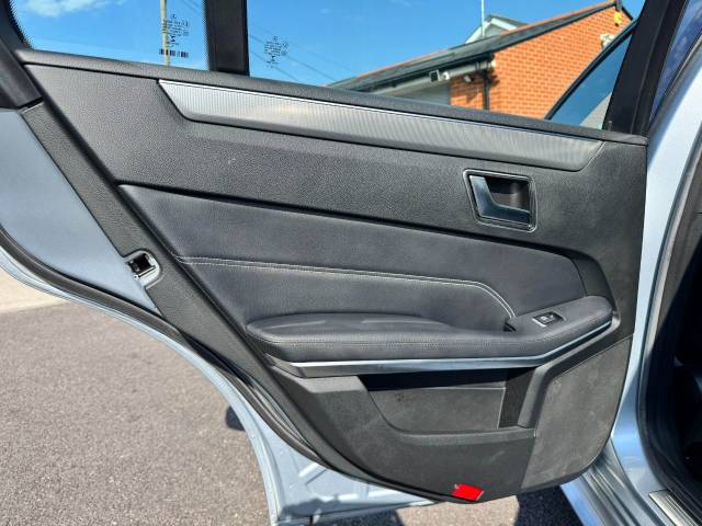 Mercedes-Benz E Class 2.1 E220 BlueTEC AMG Night Edition 4dr 7G-Tronic Saloon Diesel Silver