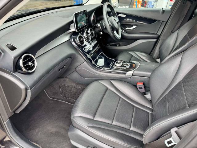 Mercedes-Benz GLC 2.1 GLC 220d 4Matic Urban Edition 5dr 9G-Tronic Estate Diesel Black
