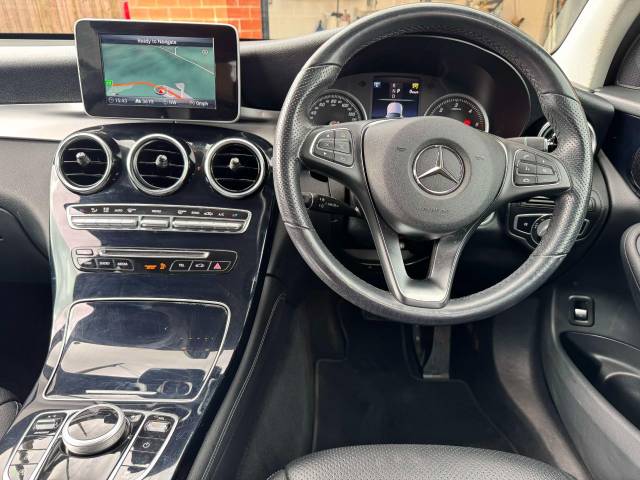 Mercedes-Benz GLC 2.1 GLC 220d 4Matic Urban Edition 5dr 9G-Tronic Estate Diesel Black