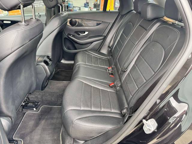 Mercedes-Benz GLC 2.1 GLC 220d 4Matic Urban Edition 5dr 9G-Tronic Estate Diesel Black