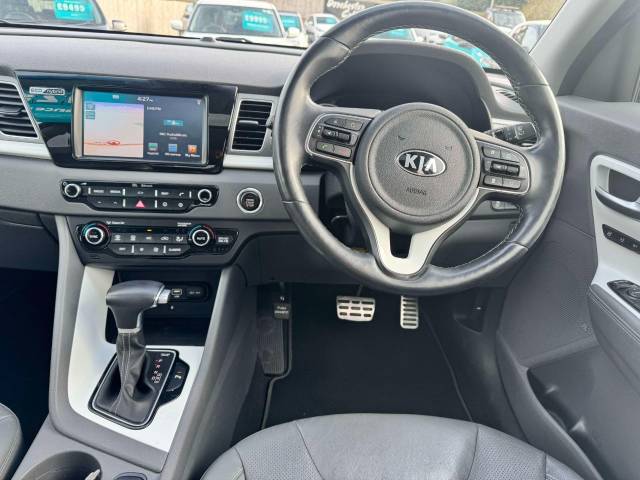 Kia Niro 1.6 GDi Hybrid First Edition 5dr DCT Estate Petrol / Electric Hybrid Blue