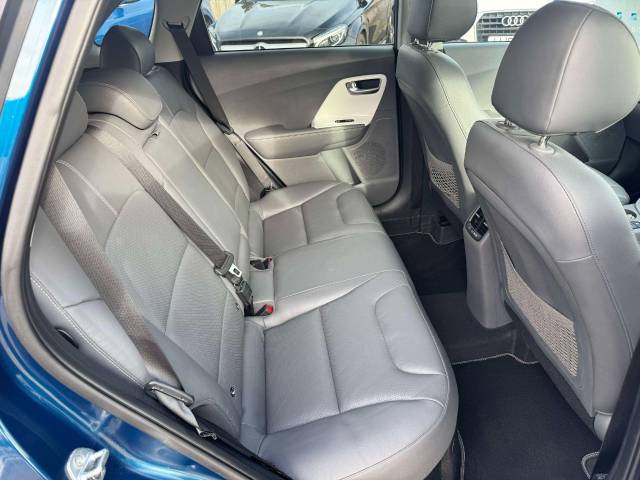Kia Niro 1.6 GDi Hybrid First Edition 5dr DCT Estate Petrol / Electric Hybrid Blue