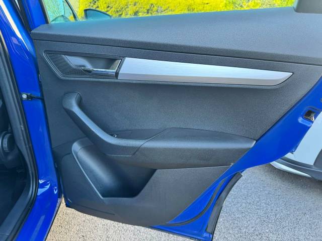 Skoda Karoq 1.0 TSI SE Technology 5dr Estate Petrol Blue