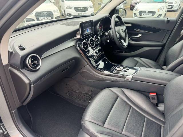 Mercedes-Benz GLC 2.0 GLC 250 4Matic Urban Edition 5dr 9G-Tronic Estate Petrol Grey