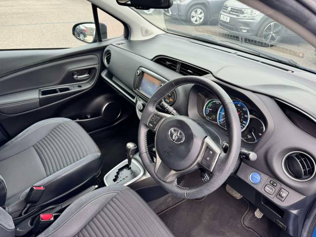 Toyota Yaris 1.5 Hybrid Excel 5dr CVT Hatchback Petrol / Electric Hybrid Blue