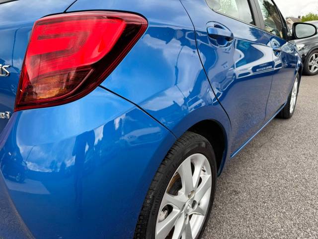 Toyota Yaris 1.5 Hybrid Excel 5dr CVT Hatchback Petrol / Electric Hybrid Blue
