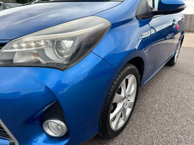 Toyota Yaris 1.5 Hybrid Excel 5dr CVT Hatchback Petrol / Electric Hybrid Blue