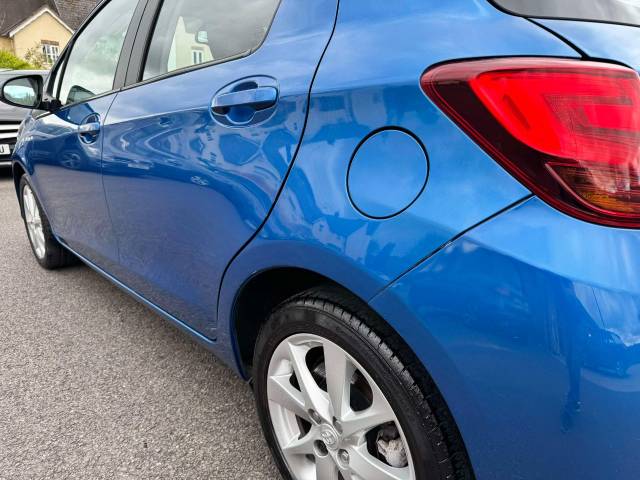Toyota Yaris 1.5 Hybrid Excel 5dr CVT Hatchback Petrol / Electric Hybrid Blue
