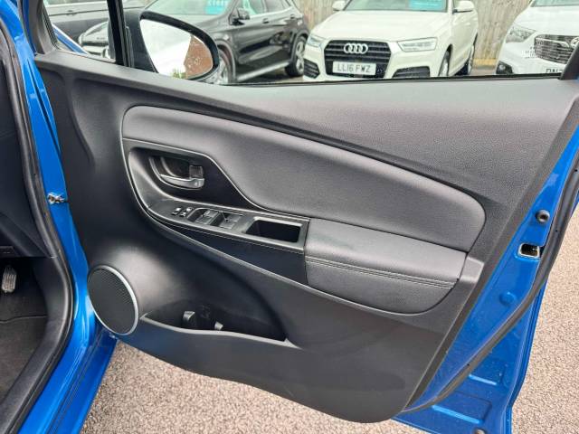 Toyota Yaris 1.5 Hybrid Excel 5dr CVT Hatchback Petrol / Electric Hybrid Blue