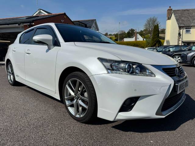 Lexus CT 200h 1.8 Advance Plus 5dr CVT Auto Hatchback Petrol / Electric Hybrid White/black