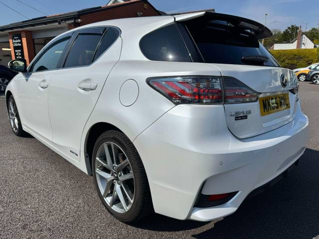 Lexus CT 200h 1.8 Advance Plus 5dr CVT Auto Hatchback Petrol / Electric Hybrid White/black