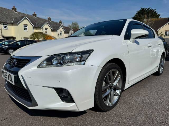 Lexus CT 200h 1.8 Advance Plus 5dr CVT Auto Hatchback Petrol / Electric Hybrid White/black