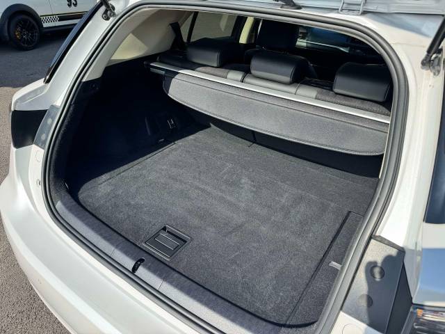 Lexus CT 200h 1.8 Advance Plus 5dr CVT Auto Hatchback Petrol / Electric Hybrid White/black