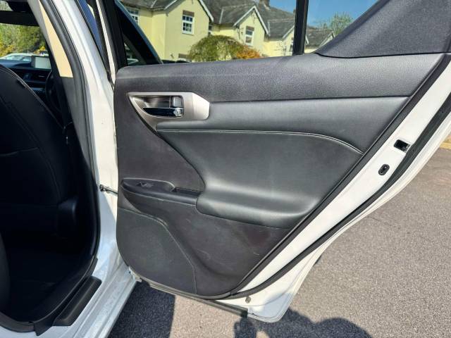 Lexus CT 200h 1.8 Advance Plus 5dr CVT Auto Hatchback Petrol / Electric Hybrid White/black